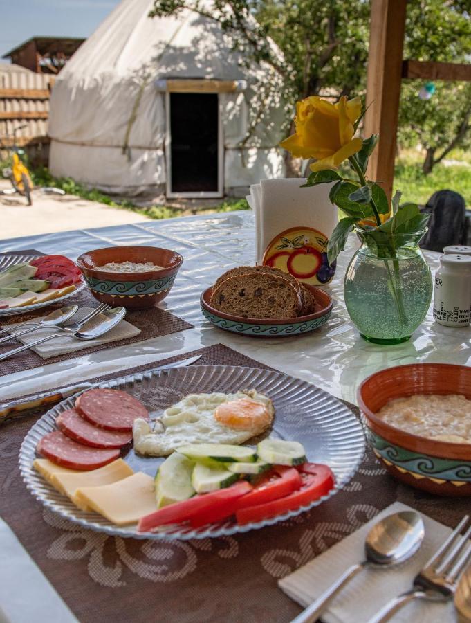 Yurt Stay In Downtown Karakol Εξωτερικό φωτογραφία